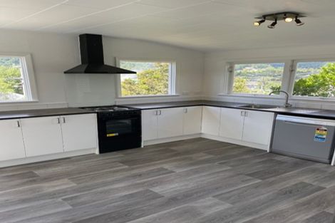 Photo of property in 37 Bird Grove, Stokes Valley, Lower Hutt, 5019