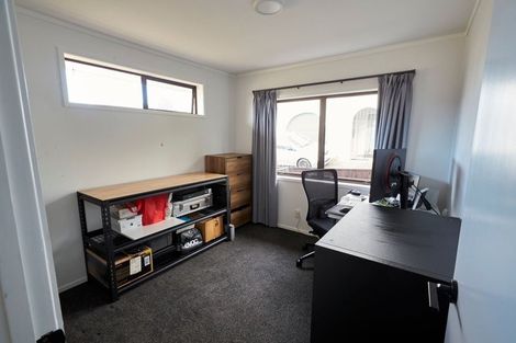 Photo of property in 1/6 Wood Street, Papakura, 2110
