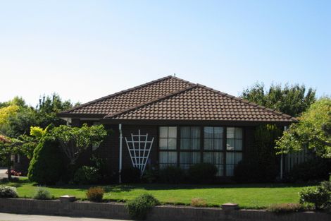 Photo of property in 14 Westgrove Avenue, Avonhead, Christchurch, 8042