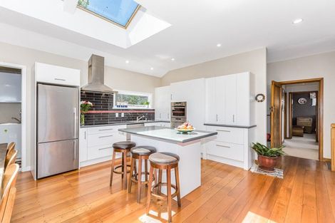 Photo of property in 33a Nevay Road, Miramar, Wellington, 6022