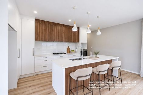 Photo of property in 15 Ropere Street, Kumeu, 0810