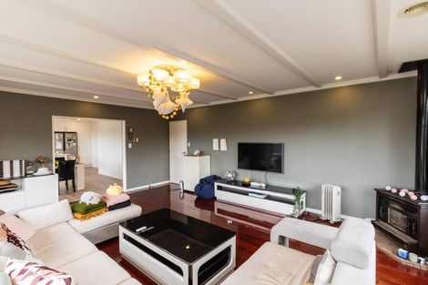 Photo of property in 1 Paddington Grove, Karori, Wellington, 6012