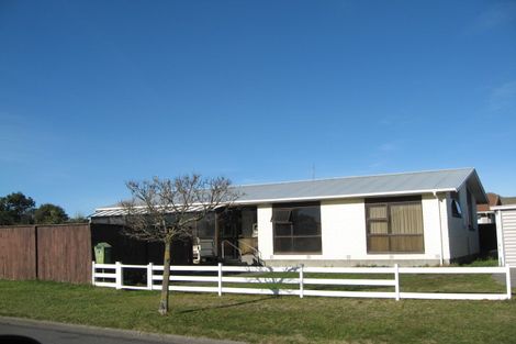 Photo of property in 4 Thurso Place, New Brighton, Christchurch, 8083