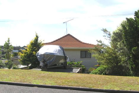 Photo of property in 30 Aotearoa Terrace, Murrays Bay, Auckland, 0630