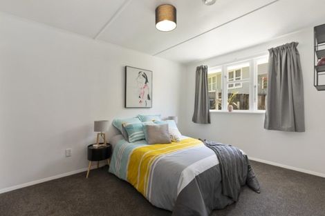 Photo of property in 47 Bird Grove, Stokes Valley, Lower Hutt, 5019