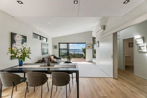 Photo of property in 64 Otitori Bay Road, Titirangi, Auckland, 0604