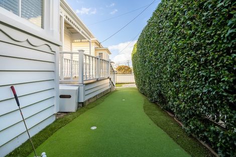 Photo of property in 112 Calliope Road, Stanley Point, Auckland, 0624