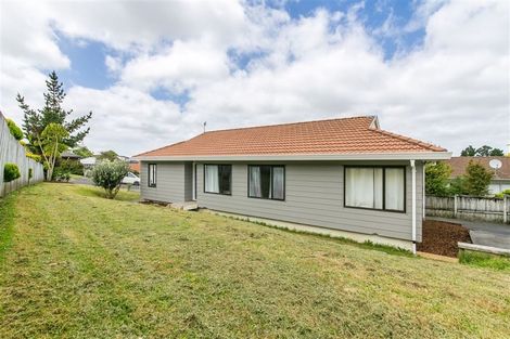 Photo of property in 4 Amery Place, West Harbour, Auckland, 0618