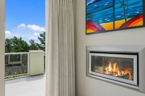 Photo of property in 38 Aspiring Terrace, Aotea, Porirua, 5024