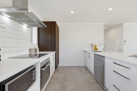 Photo of property in 18 Watene Way, Welcome Bay, Tauranga, 3112
