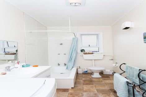 Photo of property in 23 Royal Crescent, Saint Kilda, Dunedin, 9012