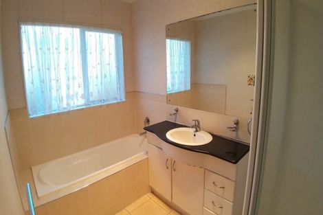 Photo of property in 7 Shankill Place, East Tamaki, Auckland, 2013