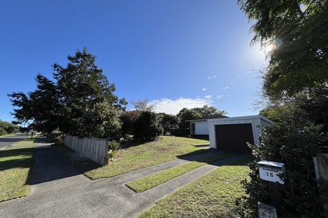 Photo of property in 16 Shearwater Street, One Tree Point, 0118