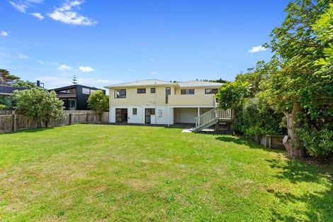 Photo of property in 104 Tutere Street, Waikanae Beach, Waikanae, 5036