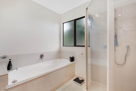 Photo of property in 26 Black Teal Close, Unsworth Heights, Auckland, 0632