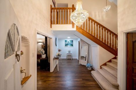 Photo of property in 105 Grassmere Road, Henderson Valley, Auckland, 0612