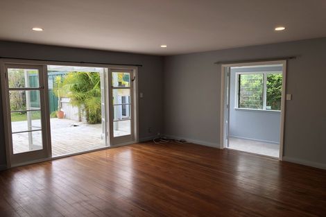 Photo of property in 44 Sylvan Avenue, Northcote, Auckland, 0627