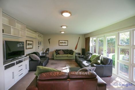 Photo of property in 2/2a Medbury Terrace, Fendalton, Christchurch, 8041