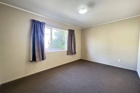 Photo of property in 25 Kelman Road, Kelston, Auckland, 0602