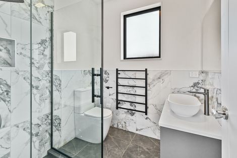 Photo of property in 30 Harbour Crest Drive, Waiuku, 2123