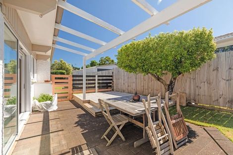 Photo of property in 18 Waterlea Avenue, Mangere Bridge, Auckland, 2022