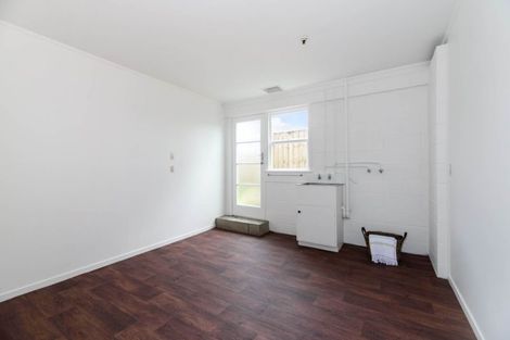 Photo of property in 2/120 Titirangi Road, New Lynn, Auckland, 0600
