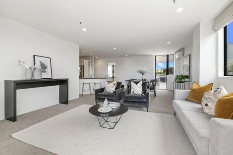Photo of property in 4a/171 Hurstmere Road, Takapuna, Auckland, 0622