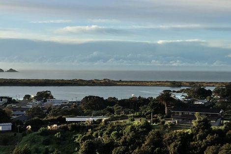 Photo of property in 21 Kakariki Road, Ngunguru, Whangarei, 0173