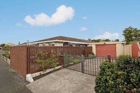Photo of property in 2/10 Nyoli Street, Northcote, Christchurch, 8052