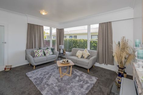 Photo of property in 98 Queen Street West, Levin, 5510