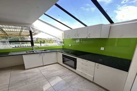 Photo of property in 22 Goodwood Drive, Goodwood Heights, Auckland, 2105