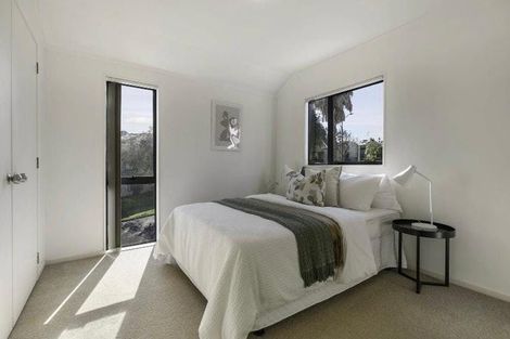 Photo of property in 1/14 Ponderosa Drive, Oteha, Auckland, 0632