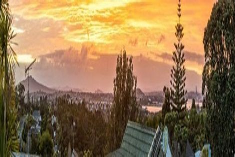 Photo of property in 4/20 Tui Glen Road, Birkenhead, Auckland, 0626