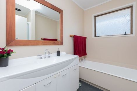 Photo of property in 35 Cullimore Street, Pukete, Hamilton, 3200