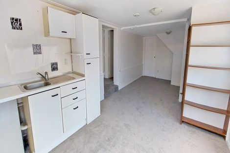 Photo of property in 31 Covil Avenue, Te Atatu South, Auckland, 0610