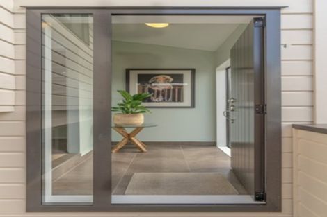 Photo of property in 4 Advene Road, Cockle Bay, Auckland, 2014