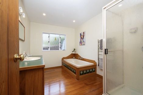 Photo of property in 156 Piha Road, Piha, New Lynn, 0772