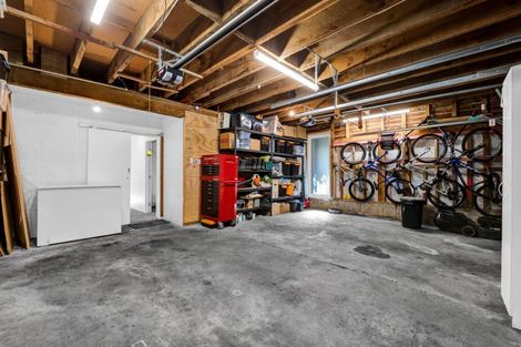 Photo of property in 51 Parsons Street, Vogeltown, New Plymouth, 4310