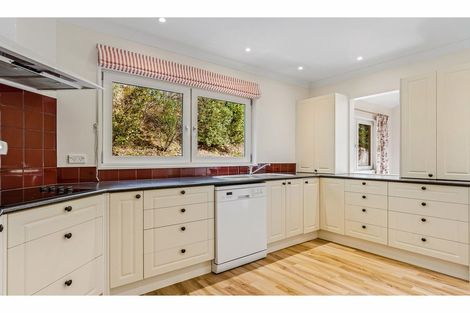 Photo of property in 8 Glas Brae, Governors Bay, Lyttelton, 8971