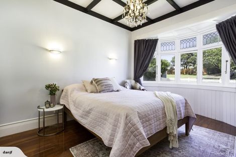 Photo of property in 26 Aramoana Avenue, Devonport, Auckland, 0624