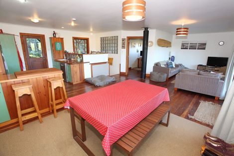 Photo of property in 11 Robertson Street, Raglan, 3225