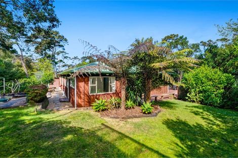 Photo of property in 6 Chenery Road, Red Beach, 0932