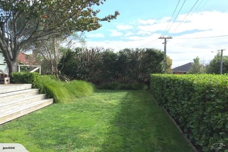 Photo of property in 5 Taratoa Street, Point England, Auckland, 1072
