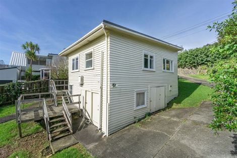 Photo of property in 35 Beulah Avenue, Rothesay Bay, Auckland, 0630
