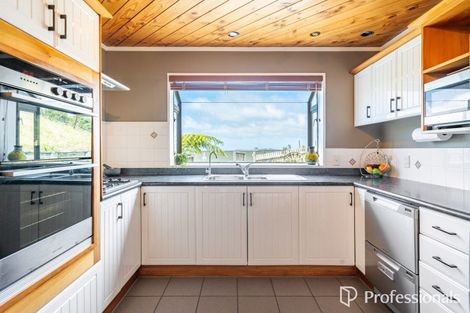 Photo of property in 11 Maungaraki Road, Korokoro, Lower Hutt, 5012