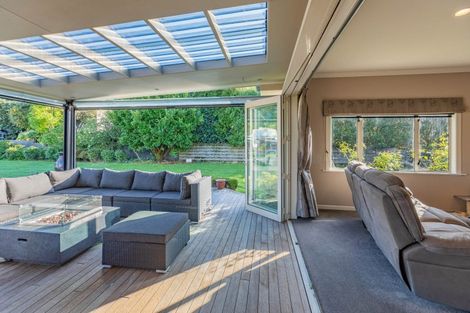 Photo of property in 16 Abbotsford Road, Waipawa, 4210