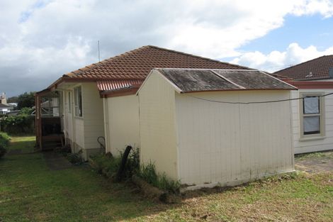 Photo of property in 1/11 Tomintoul Place, Highland Park, Auckland, 2010