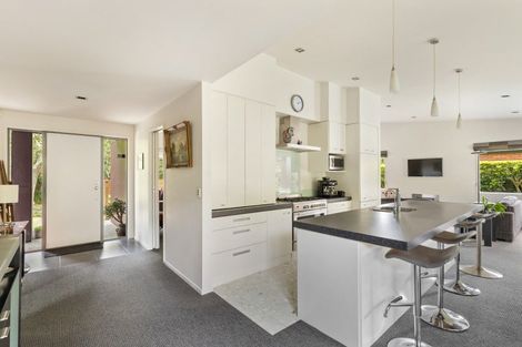 Photo of property in 58d Gilbert Street, New Plymouth, 4310