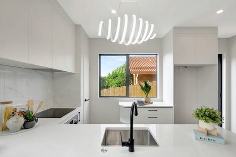 Photo of property in 49a Riverton Drive, Randwick Park, Auckland, 2105