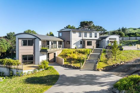 Photo of property in 3 Coroglen Rise, Pukerua Bay, 5026